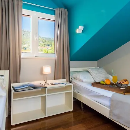 Villas Tavra *